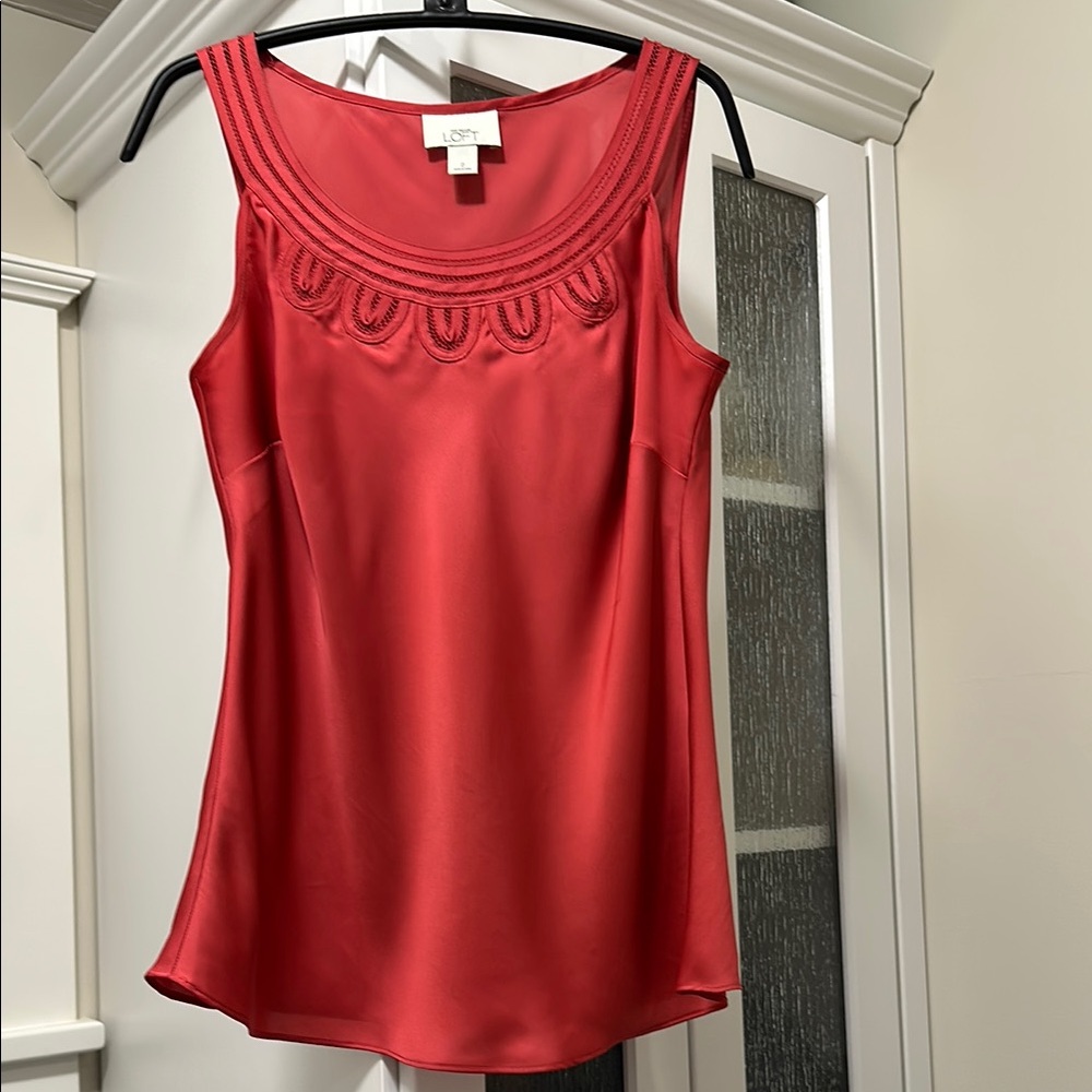 ANN TAYLOR LOFT Tomato Red Embellished sleeveless top in EUC